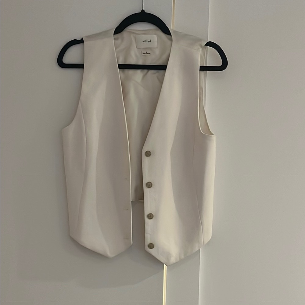 Aritzia Cream Wilfred Buttoned Vest Worn Once